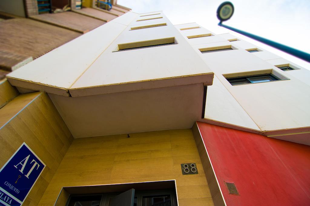 Apartamentos 16:9 Playa Suites Almeria Luaran gambar